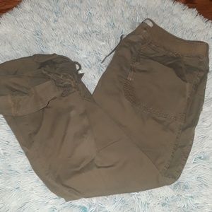Old Navy Cropped Cargo Pants